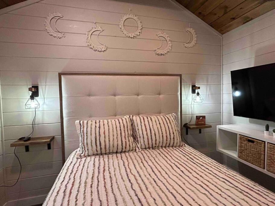 Blissful Nook Tiny Home ~ Cozy Retreat W/ Hot Tub; Near Town And Deep Creek Bryson City Ngoại thất bức ảnh