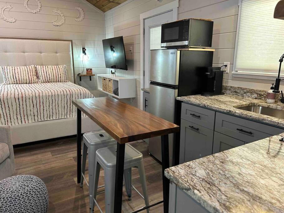 Blissful Nook Tiny Home ~ Cozy Retreat W/ Hot Tub; Near Town And Deep Creek Bryson City Ngoại thất bức ảnh