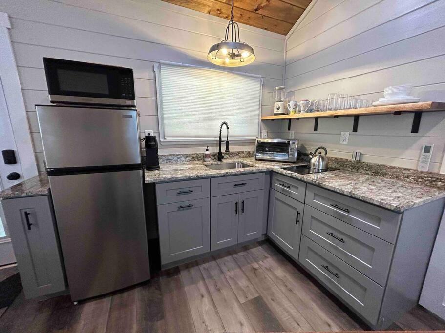 Blissful Nook Tiny Home ~ Cozy Retreat W/ Hot Tub; Near Town And Deep Creek Bryson City Ngoại thất bức ảnh