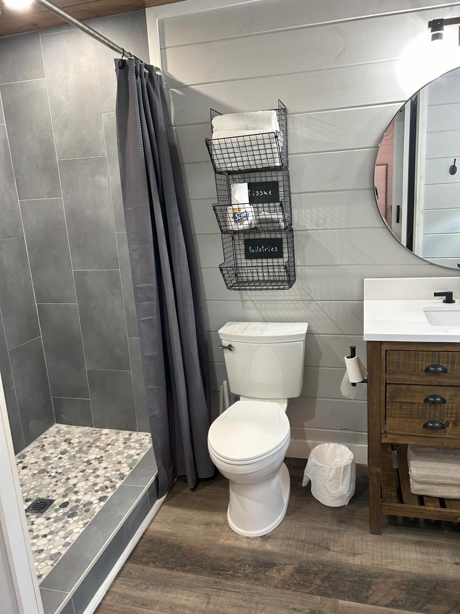 Blissful Nook Tiny Home ~ Cozy Retreat W/ Hot Tub; Near Town And Deep Creek Bryson City Ngoại thất bức ảnh